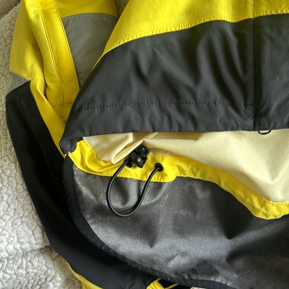 Women’s medium waterproof biking jacket - Picture 9 of 9